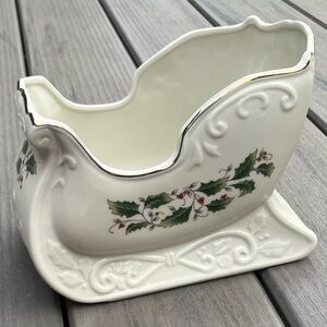 Vintage; Caldor Porcelain Ware; Sleigh Center Piece; Holly Leaf Design; NWT